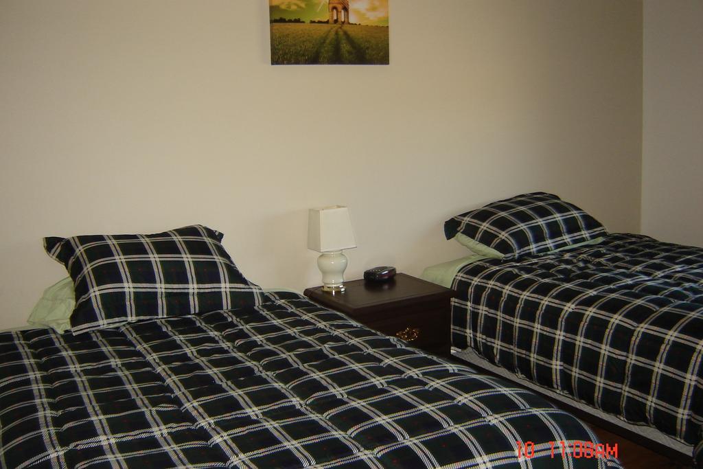Midway Motel Radisson Стая снимка