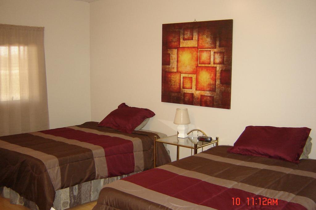 Midway Motel Radisson Стая снимка